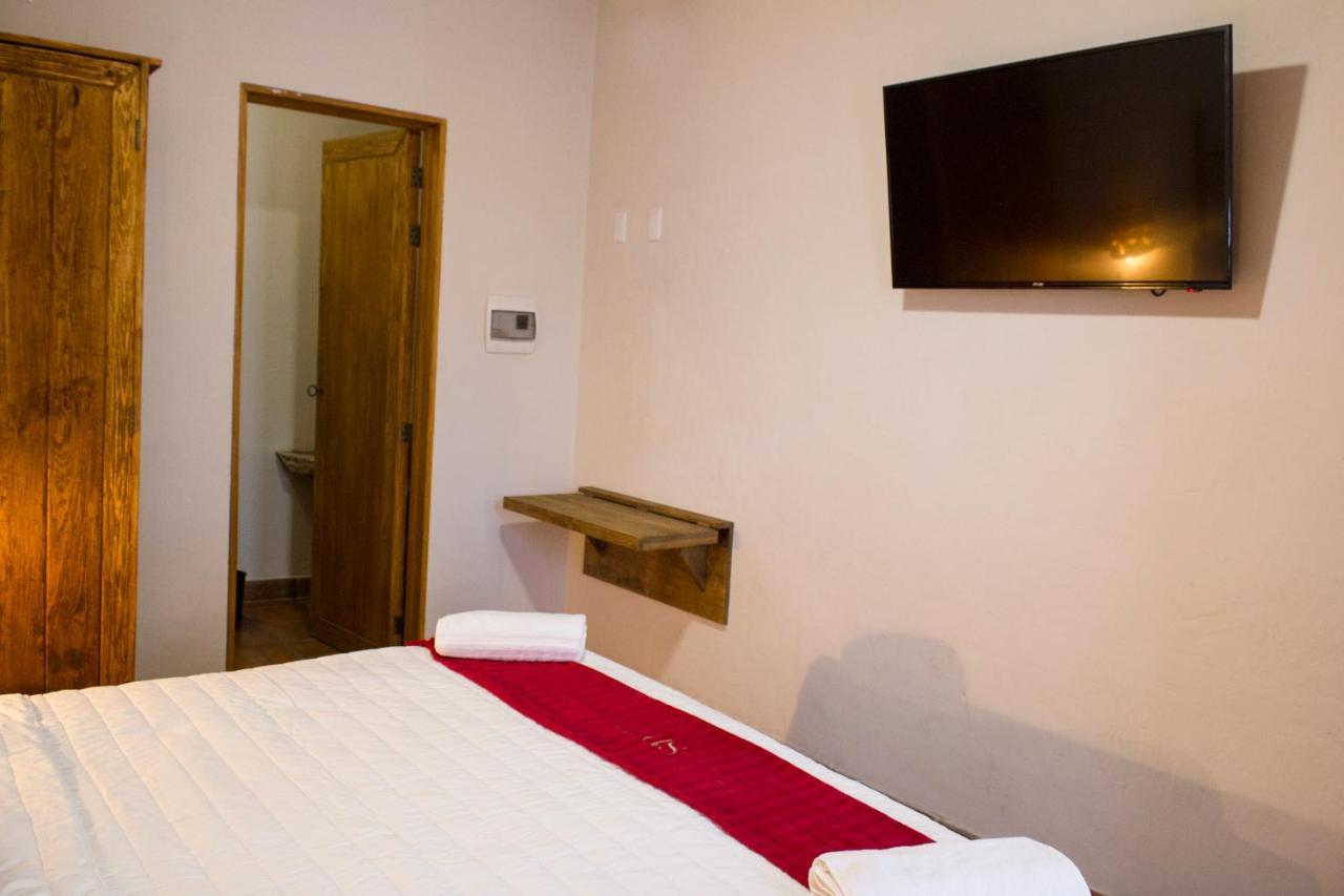 Puerta San Pedro Hotell Tlaquepaque Eksteriør bilde