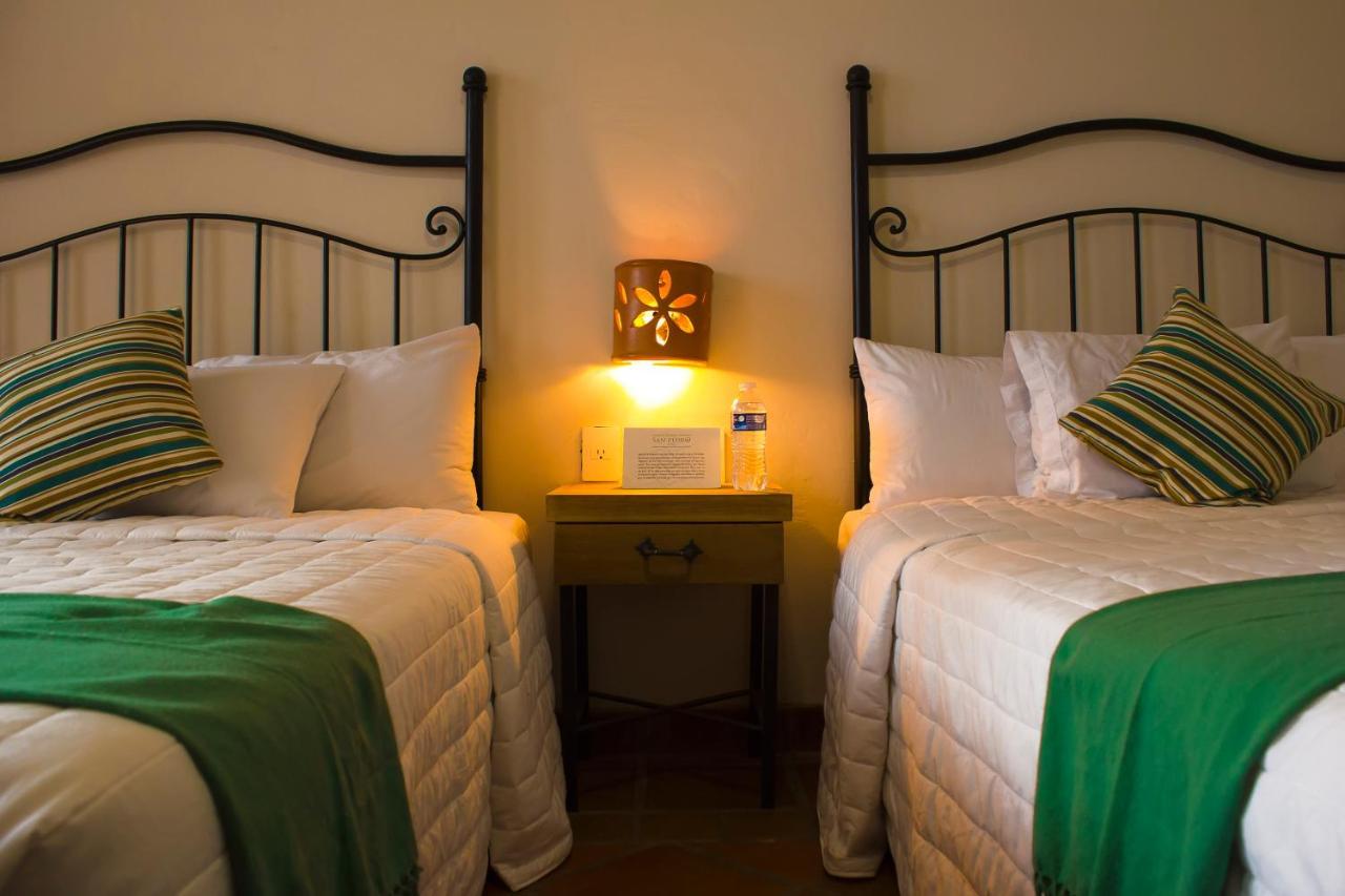 Puerta San Pedro Hotell Tlaquepaque Eksteriør bilde