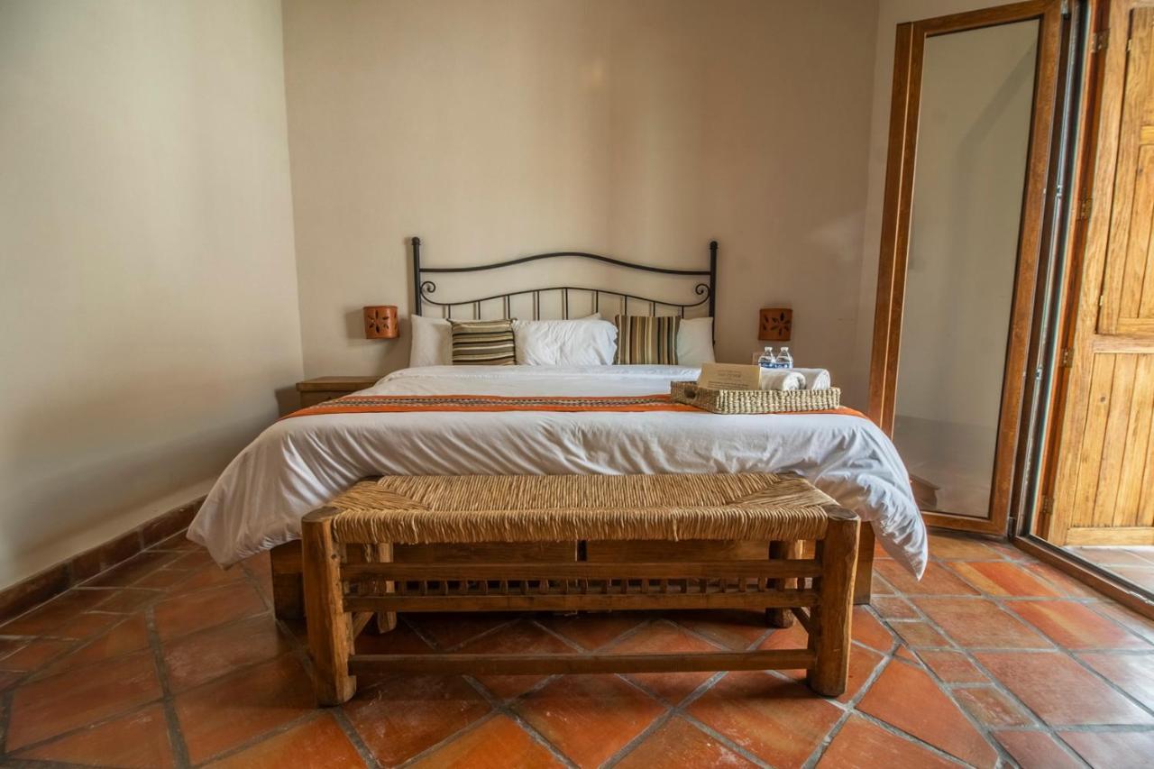 Puerta San Pedro Hotell Tlaquepaque Eksteriør bilde